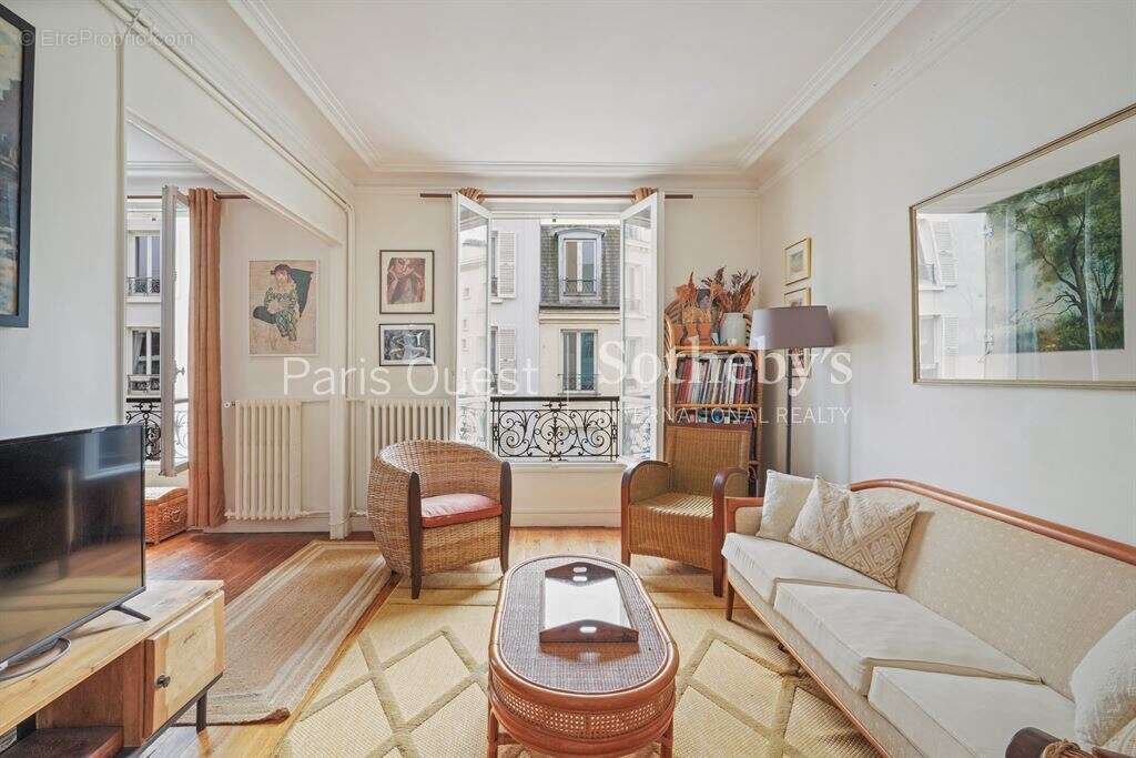 Appartement à NEUILLY-SUR-SEINE