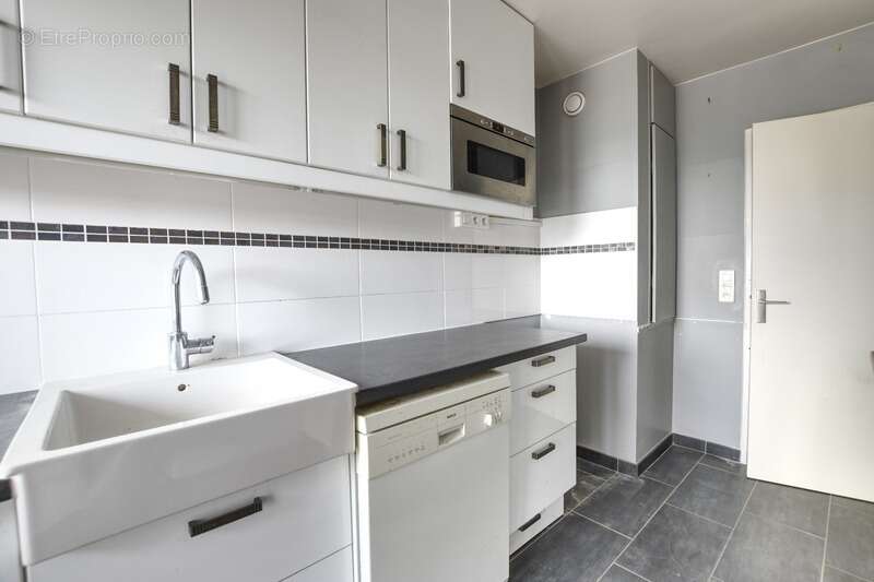 Appartement à COURBEVOIE