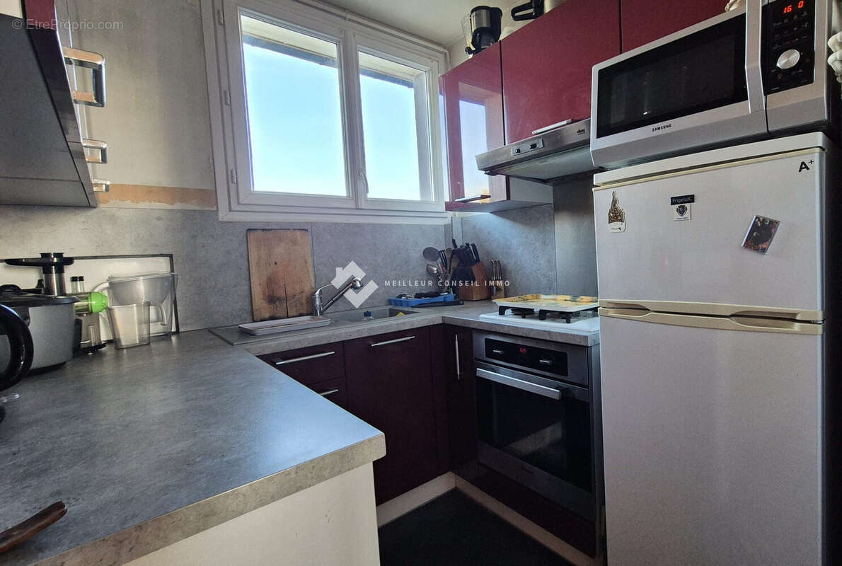 cuisine actuelle - Appartement à THORIGNY-SUR-MARNE