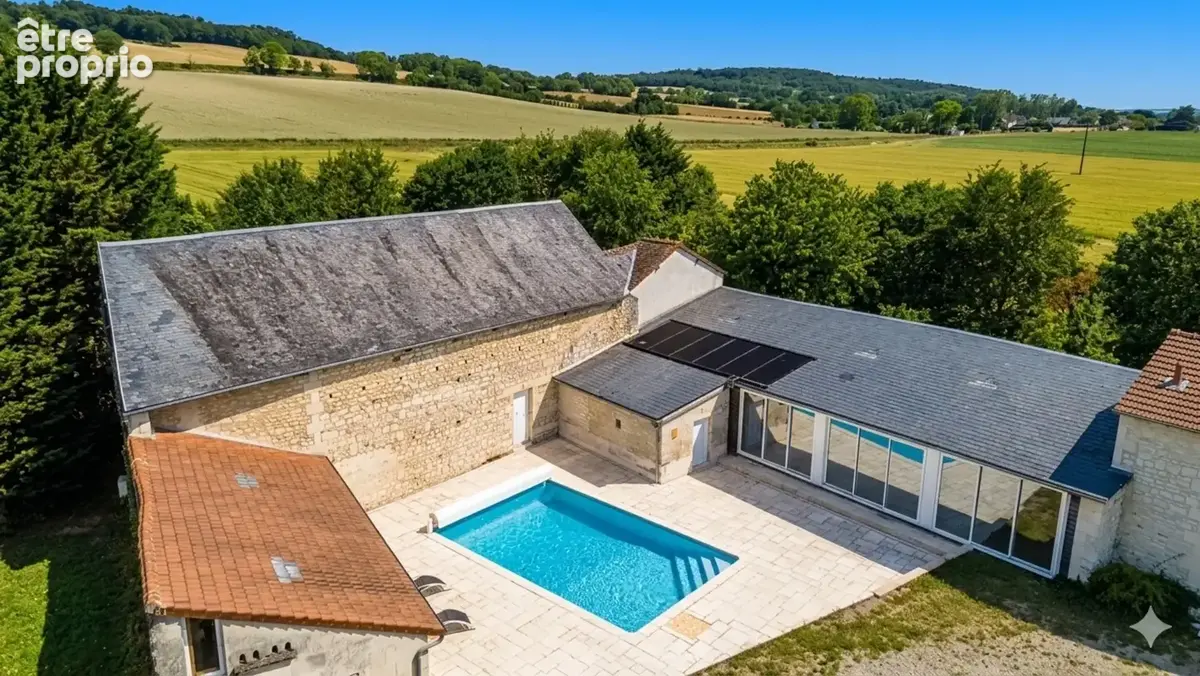 Maison de Maître + Piscine + Grange de 100 m²  7 000 m² de terrain  Sans voisinage - photo 2