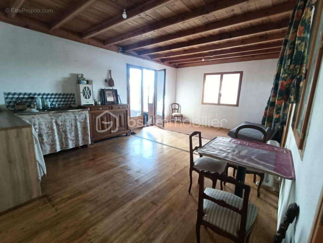 Appartement à SAINT-BAUZELY