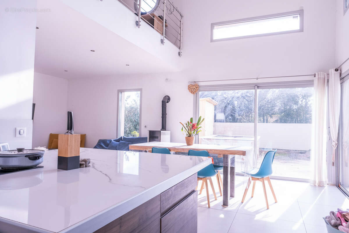 Maison à SAINTE-ANASTASIE-SUR-ISSOLE