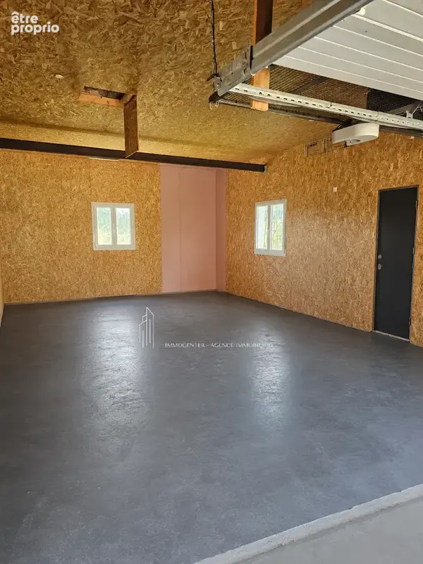 Maison de charme au calme - Terrain constructible de 1550 m2 - Saint-Uze. IMMOCENTER CHANAS - photo 5