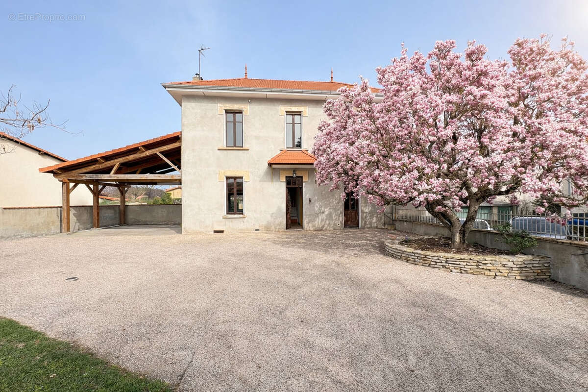 Maison à MABLY