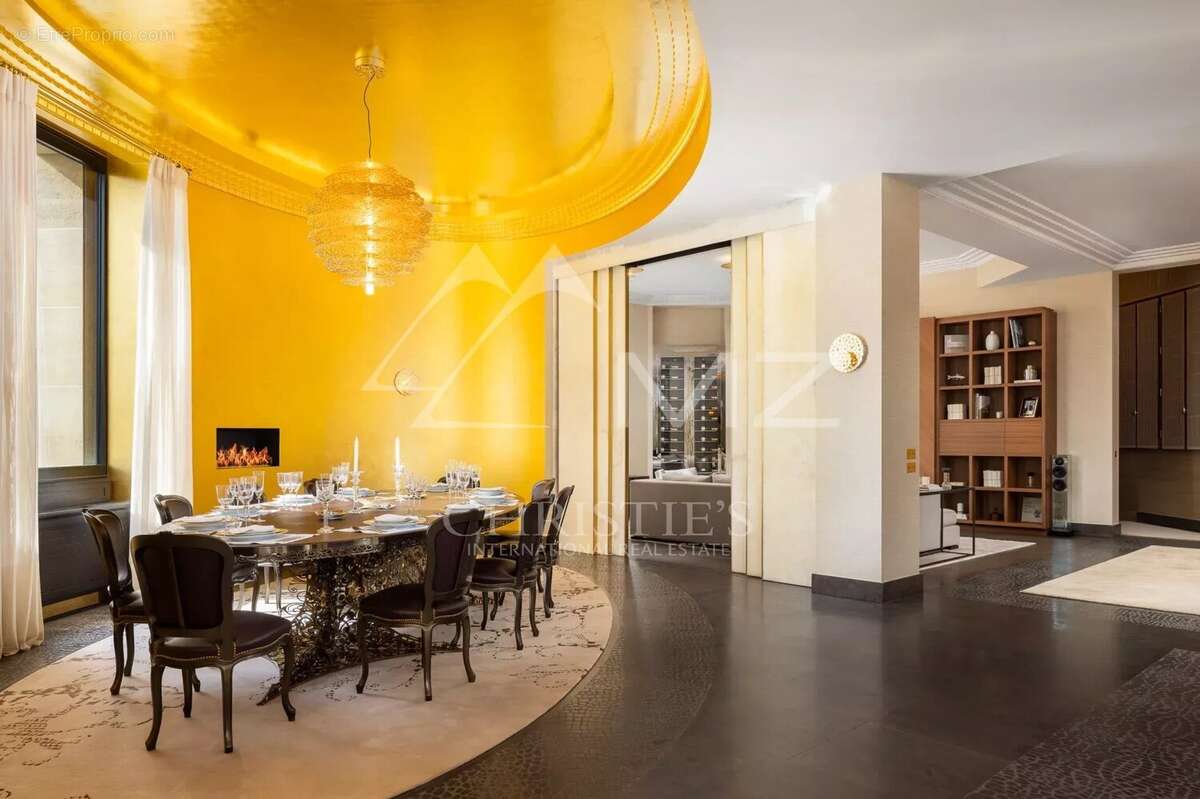 Appartement à PARIS-16E