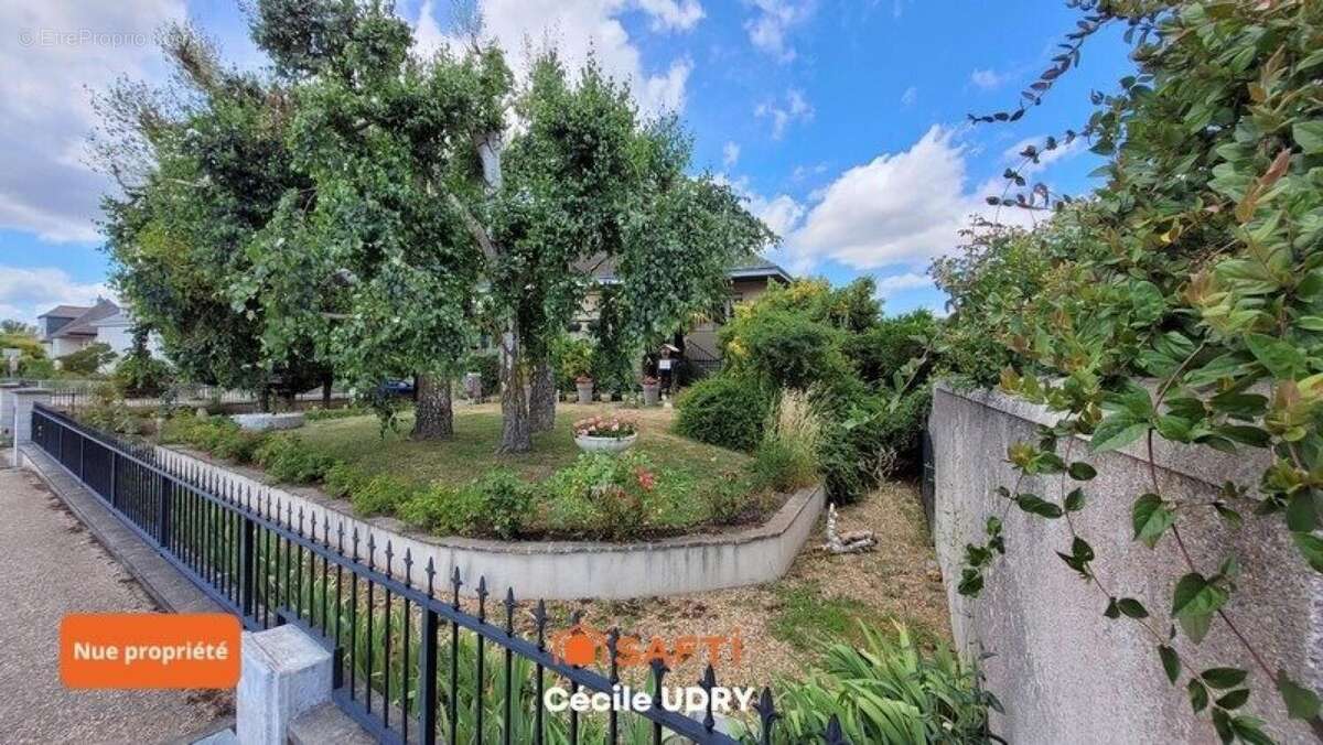 Photo 2 - Maison à LA VILLE-AUX-DAMES