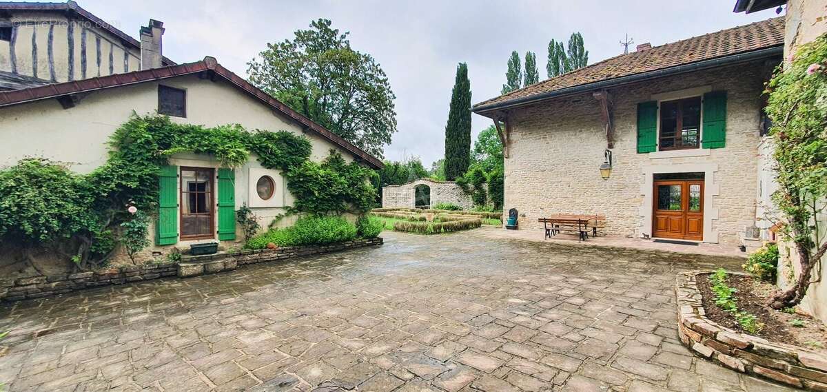 Le Moulin de la Roche propriété de Charme sur 1,5 hectares au coeur de la Haute-Marne - photo 8