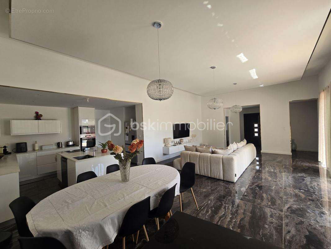 niort – maison plain-pied 139 m² – 4 chambres – piscine – garage - photo 11