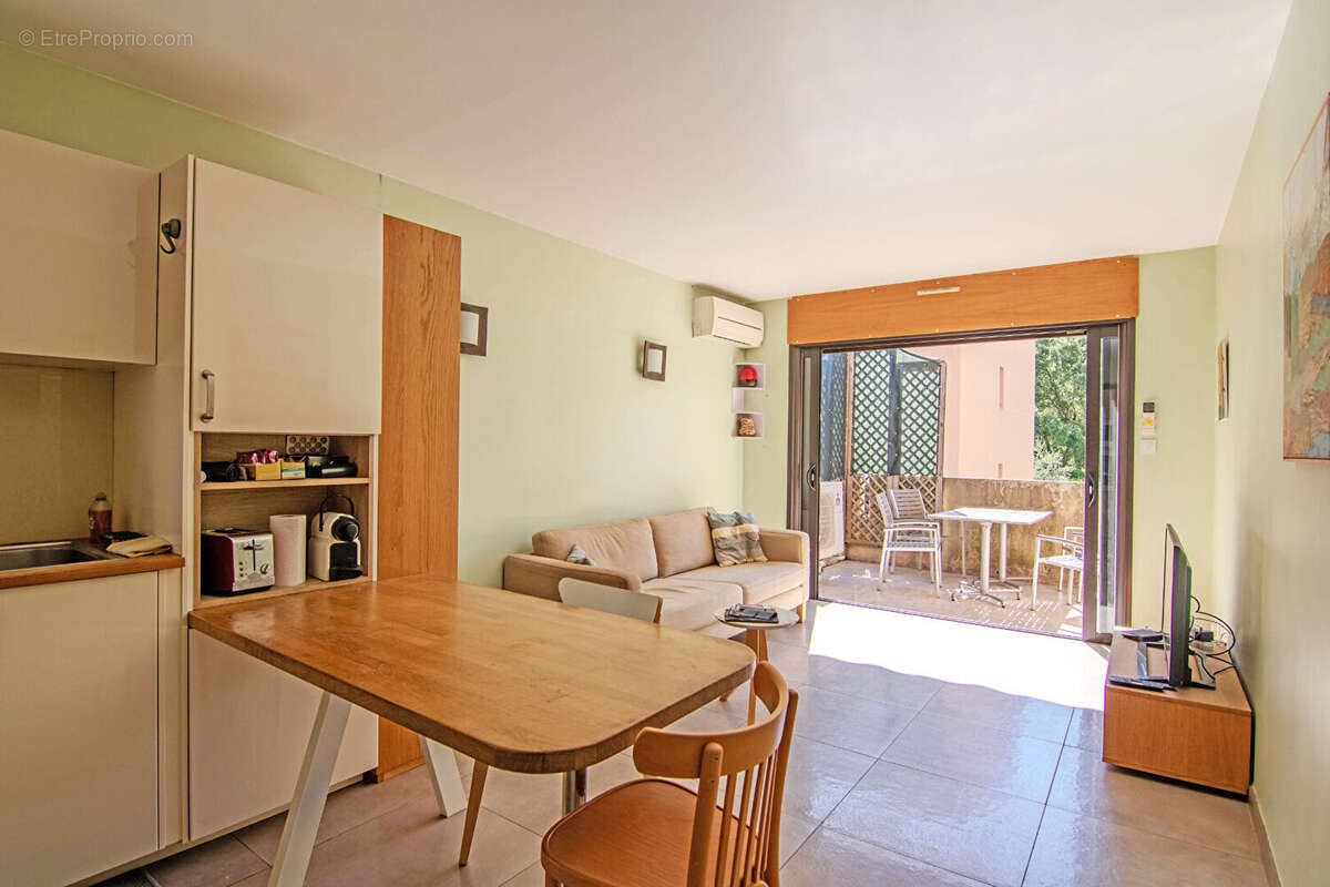 Appartement à MOUGINS