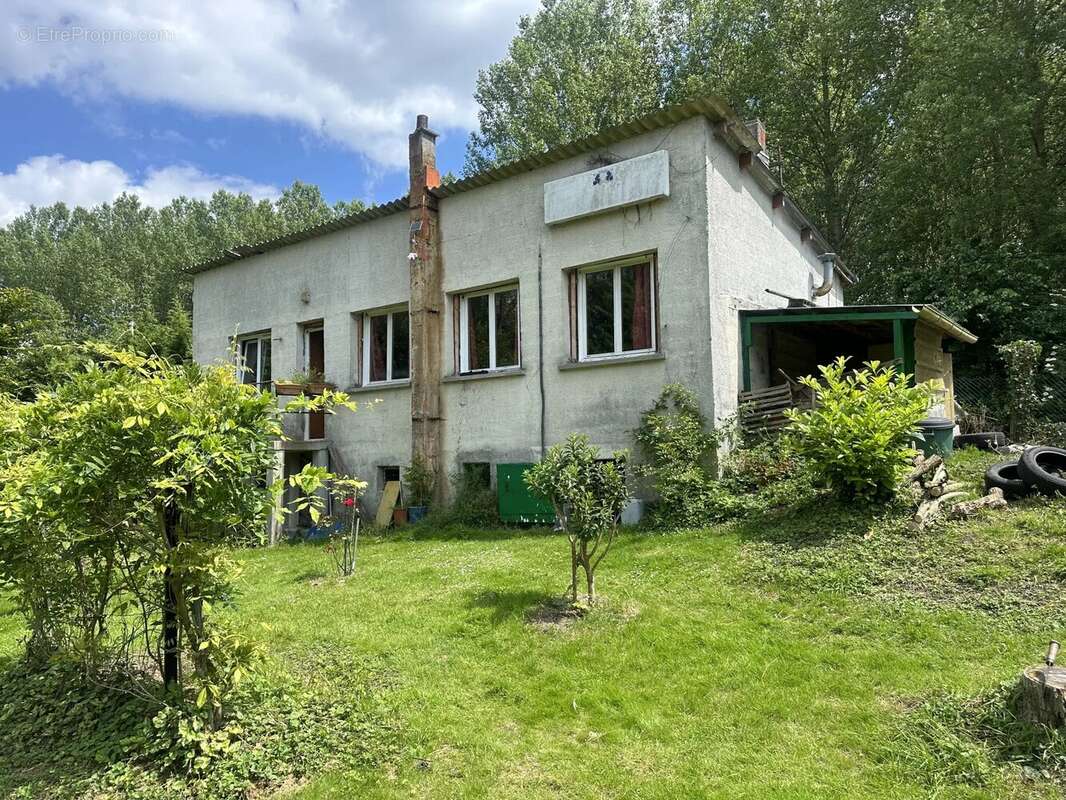 Maison à GUYENCOURT-SUR-NOYE