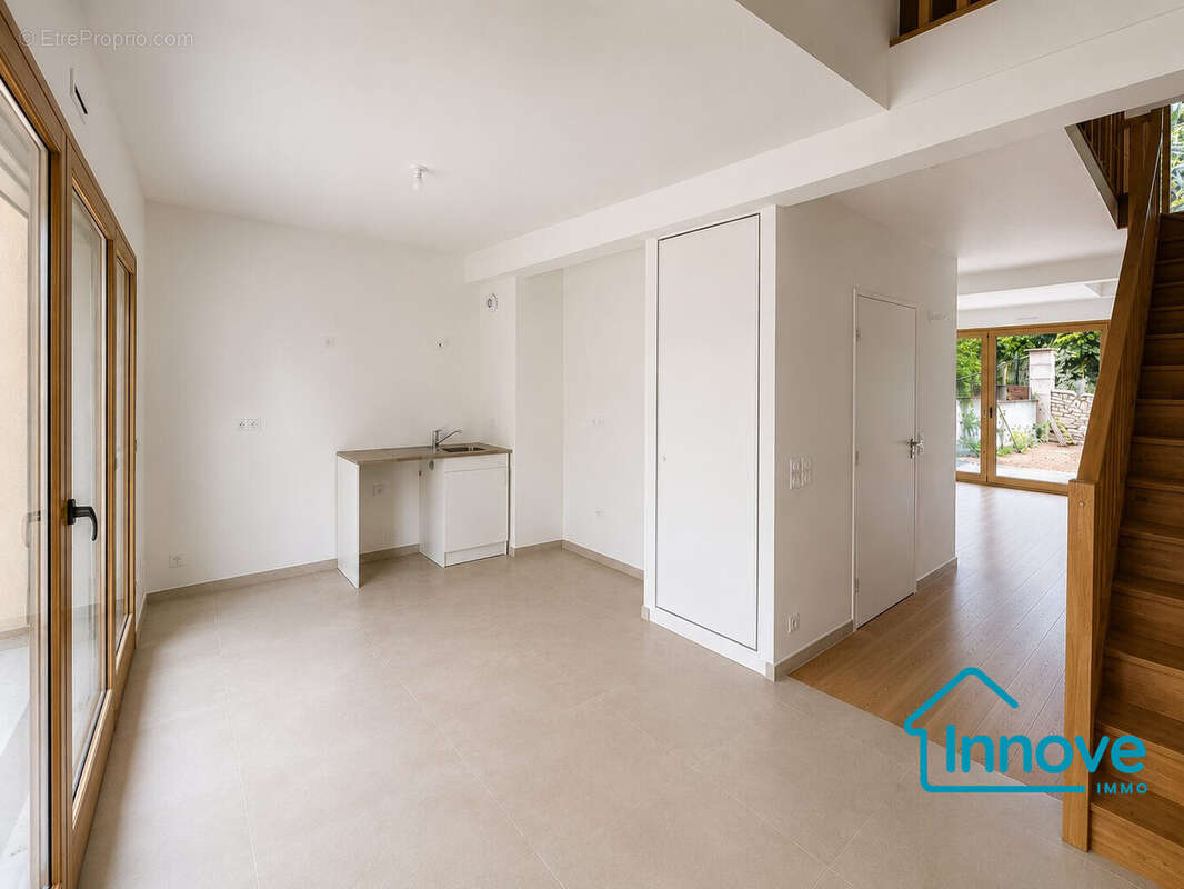 Maison 116 m² à Viroflay  - photo 4
