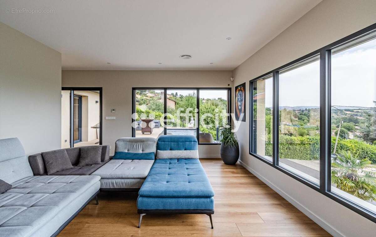 Maison 309 m² à Chatillon  - photo 6