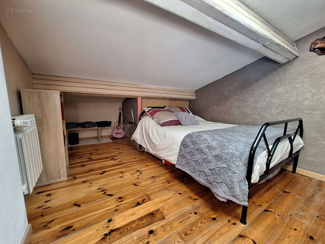 Maison à LA ROCHE-BLANCHE