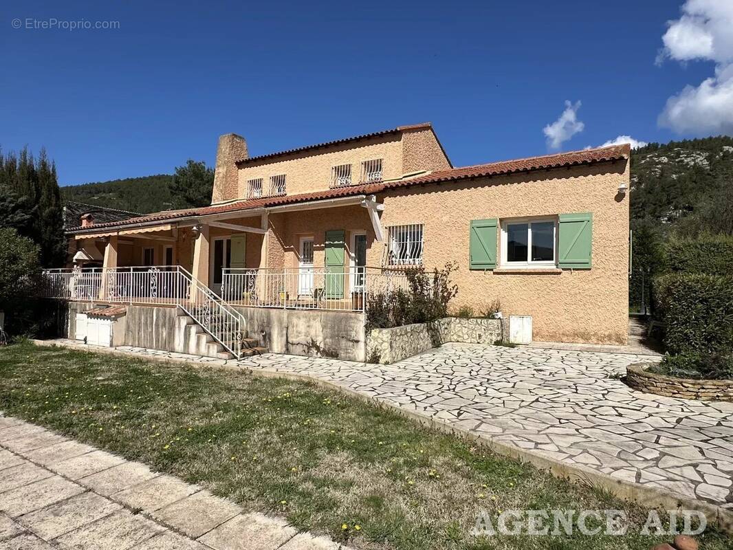 Maison à CUGES-LES-PINS