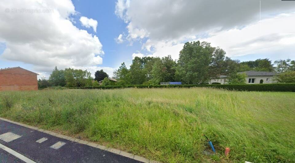 Terrain à SAINT-LOUP-CAMMAS