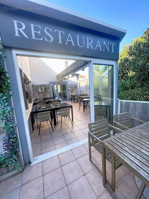 Photo 3 - Commerce à HYERES