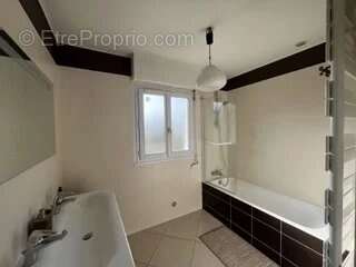 Maison à SAINT-REMY-LES-CHEVREUSE