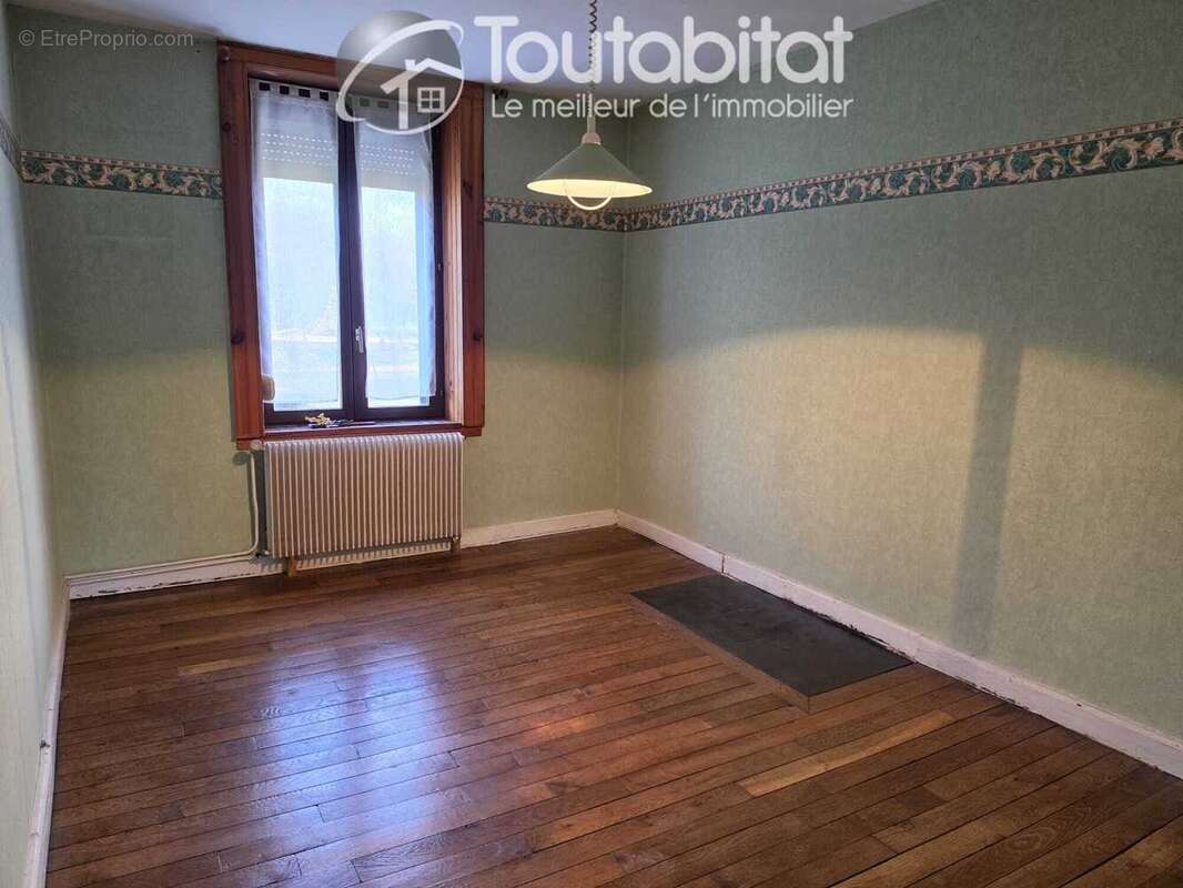 Maison à VRIGNE-AUX-BOIS