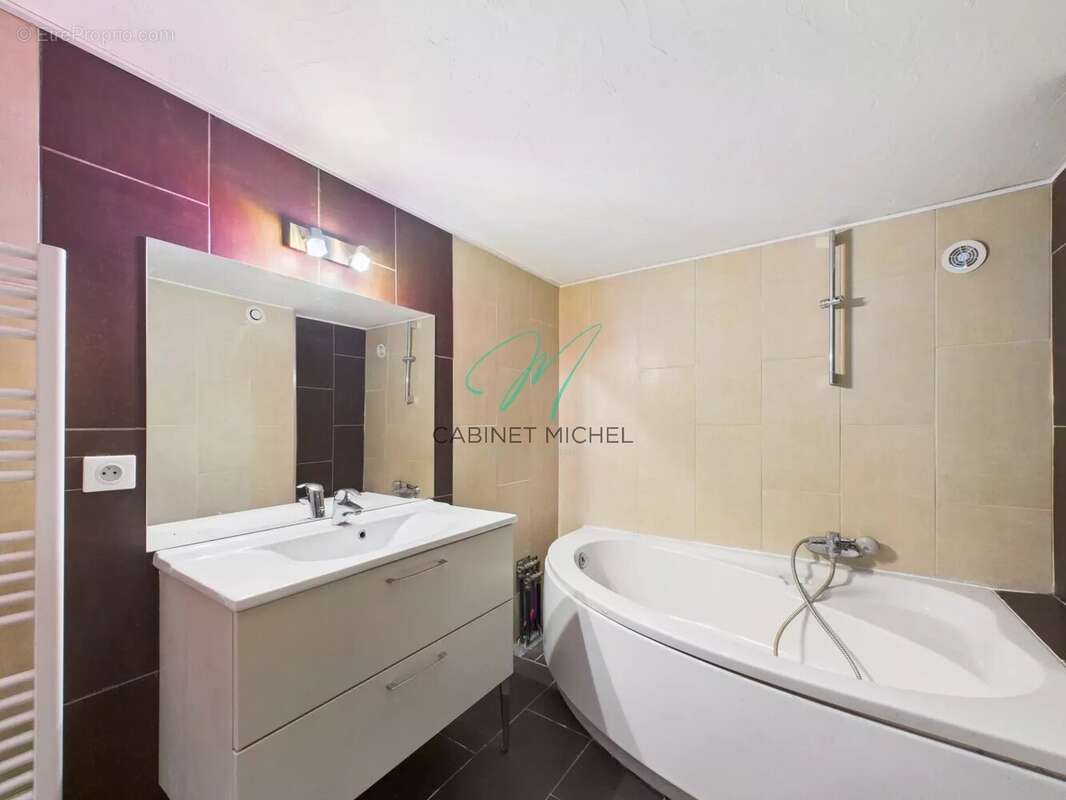 Maison à ROQUEFORT-LES-PINS