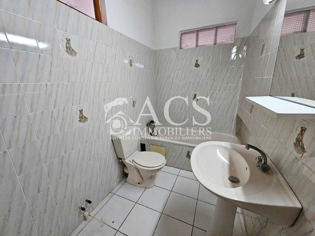 Appartement à SAINTE-LUCE