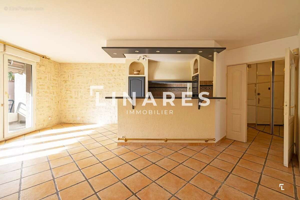Appartement à MARSEILLE-8E