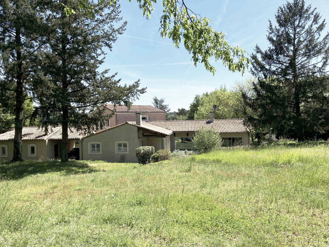 Maison à LIGUGE