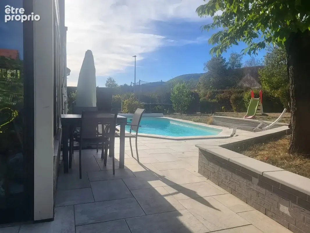 maison de plain-pied avec trois chambres et piscine - photo 2