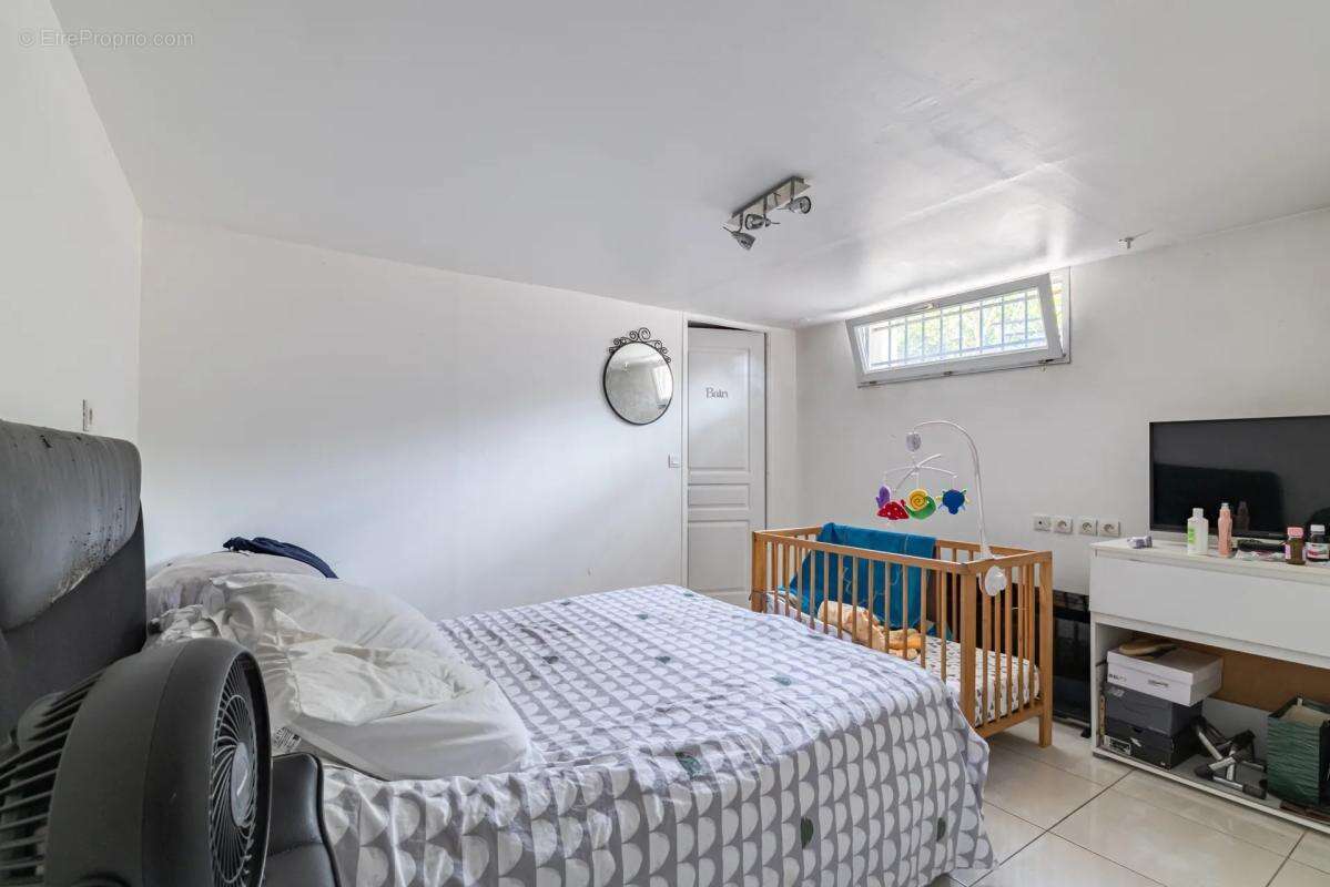 Maison de 5 pièces de plus de 120 m² à Argenteuil avec annexe - photo 11