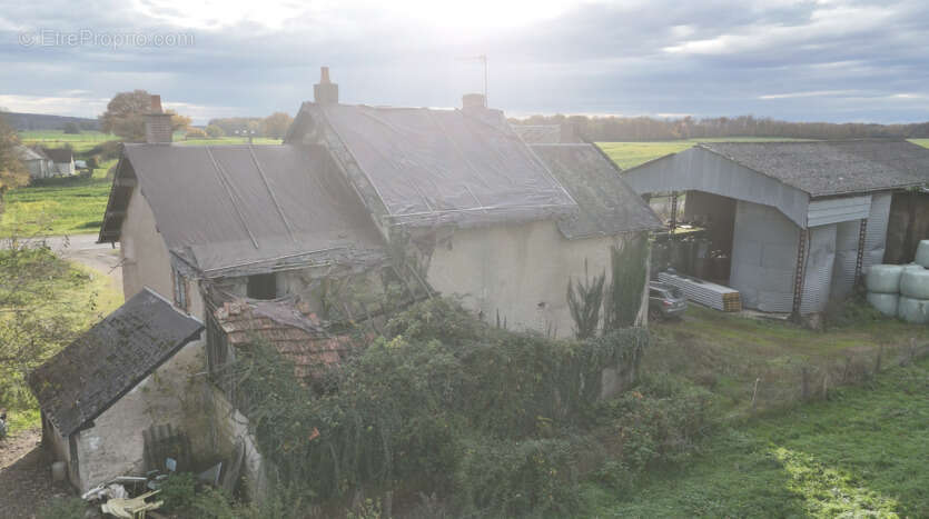 Maison à ALLUY