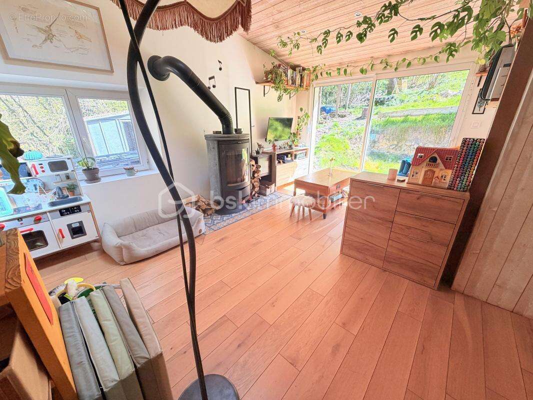 À vendre – Maison de plain-pied avec grand terrain dans un environnement très calme sans aucuns vis-à-vis - photo 5