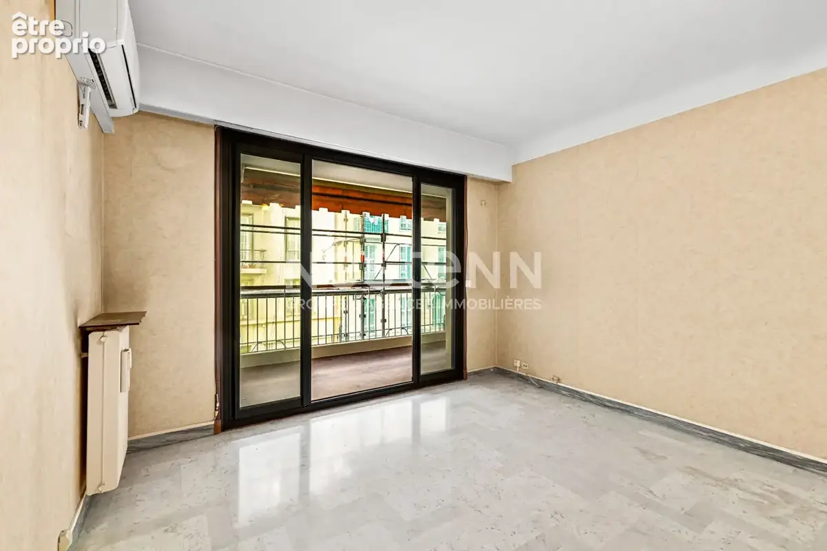 Appartement 3 pièces à vendre à Nice - Secteur Riquier, lumineux et calme - photo 2