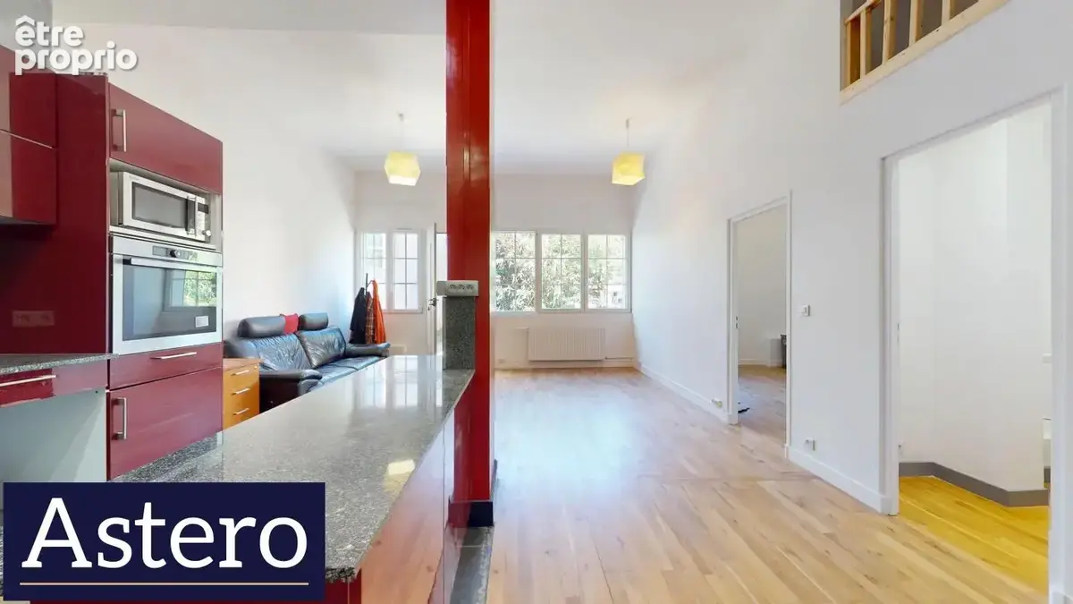 Appartement atypique de 92m2 entièrement refait à neuf - photo 2
