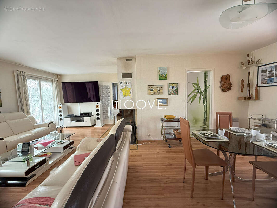 Maison à SAINT-PIERRE-DE-VARENGEVILLE