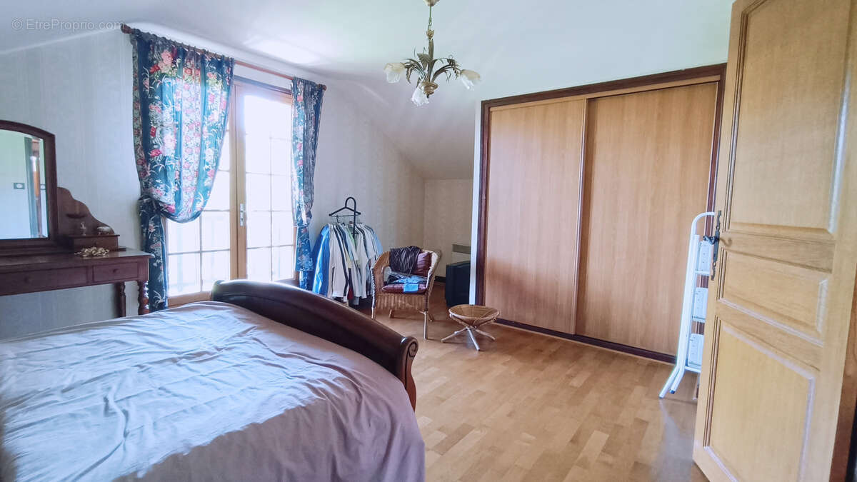 Elégante maison dans un beau cadre de vie. - photo 10