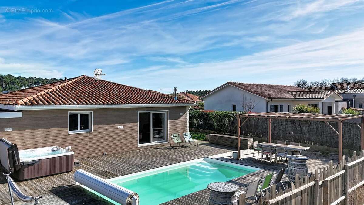 Maison à TOSSE