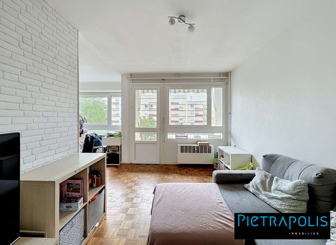 Appartement 76 m² à Oullins  - photo 3