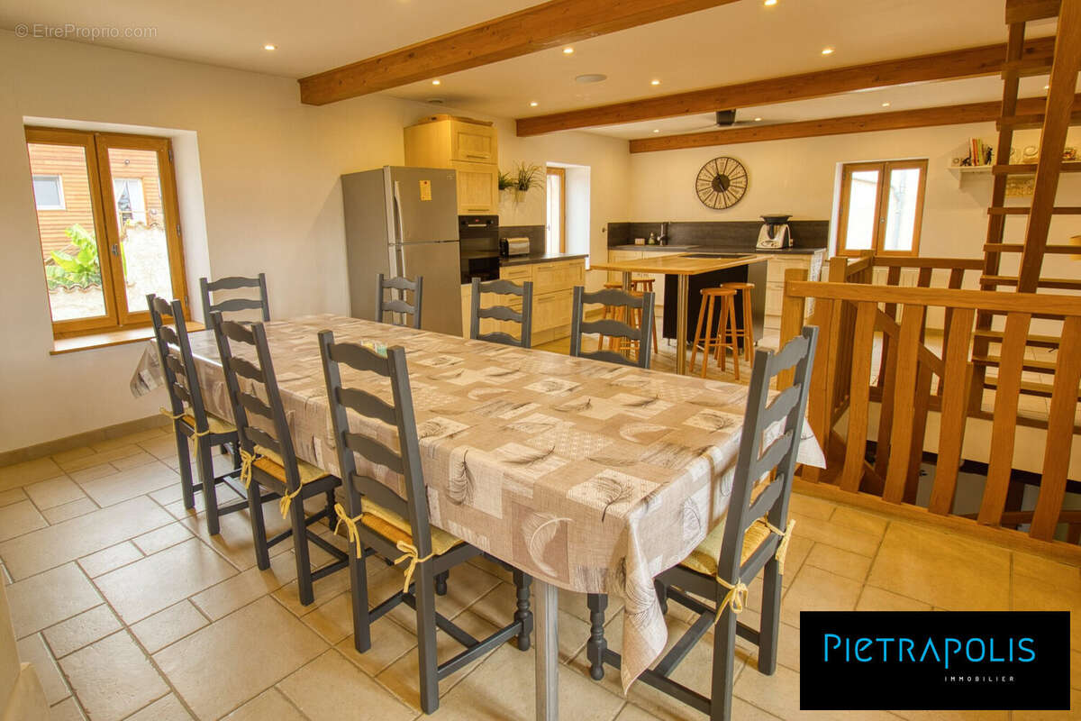 Maison 7 pièces 177 m² à vendre à Lancie (69220) - photo 8