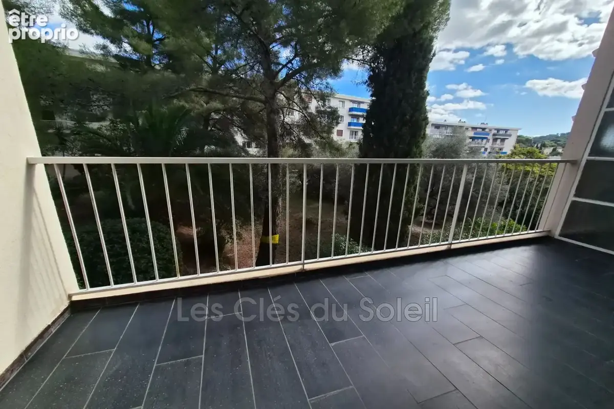 Appartement 4 pièces 71 m² à vendre à Toulon (83000) - photo 2