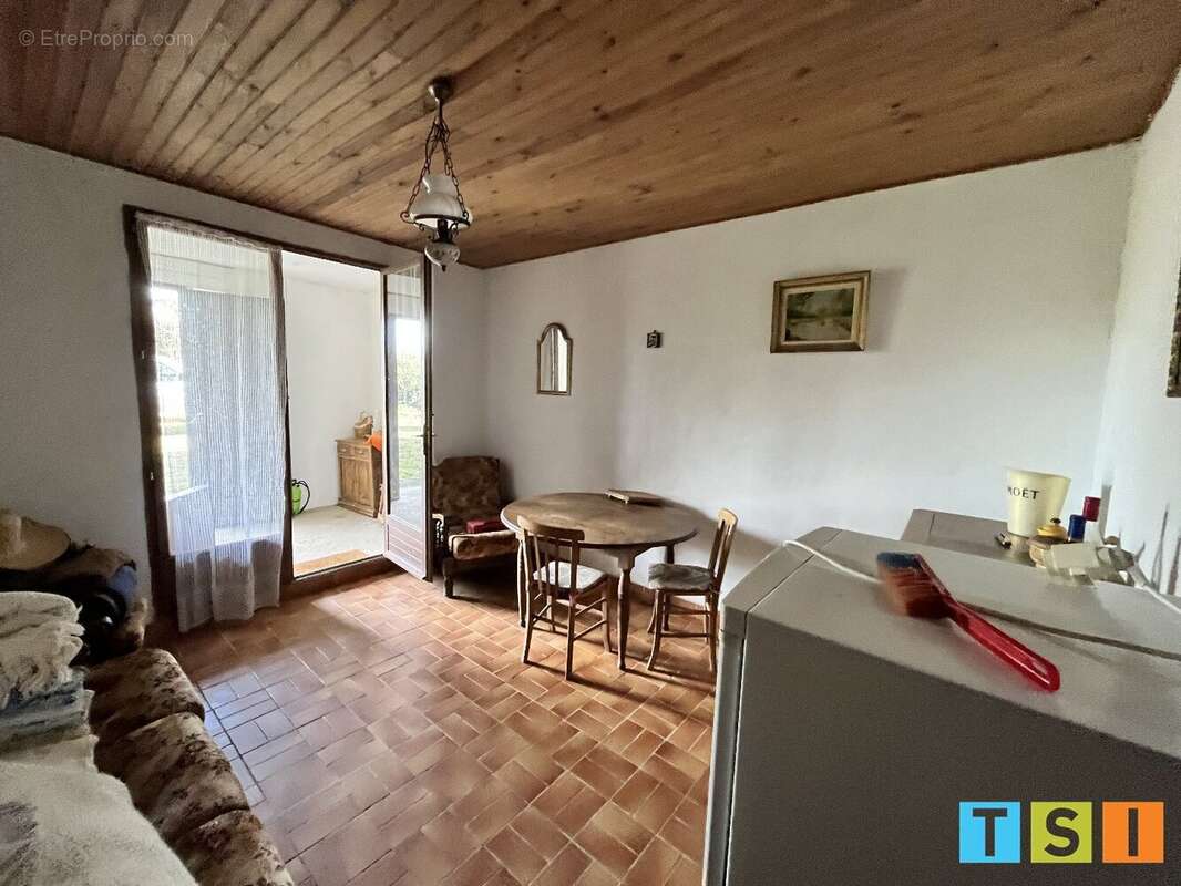 Secteur Montréjeau: Maison de campagne avec dépendance à rénover terrain de 970m² - photo 10