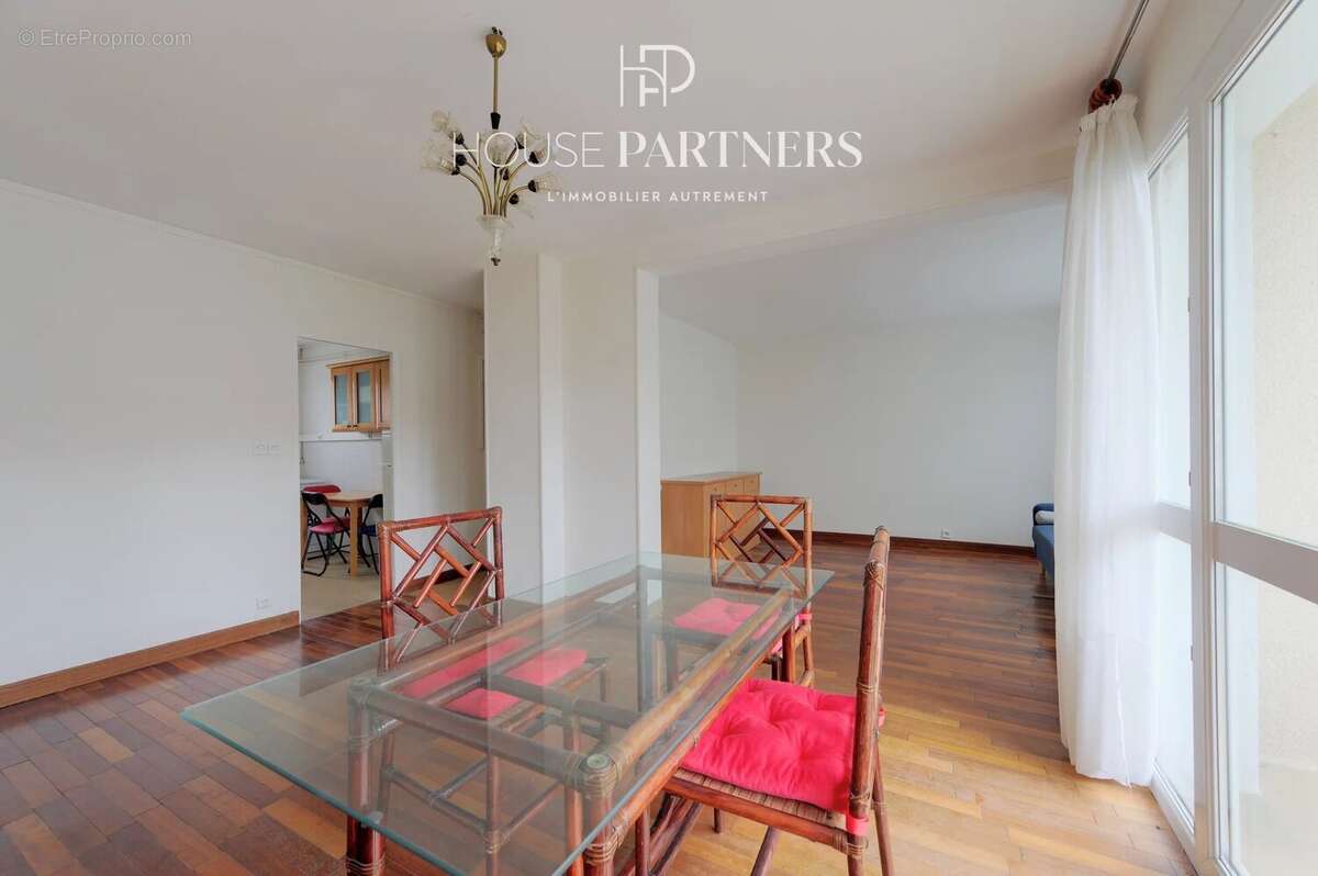 Appartement à LA CELLE-SAINT-CLOUD