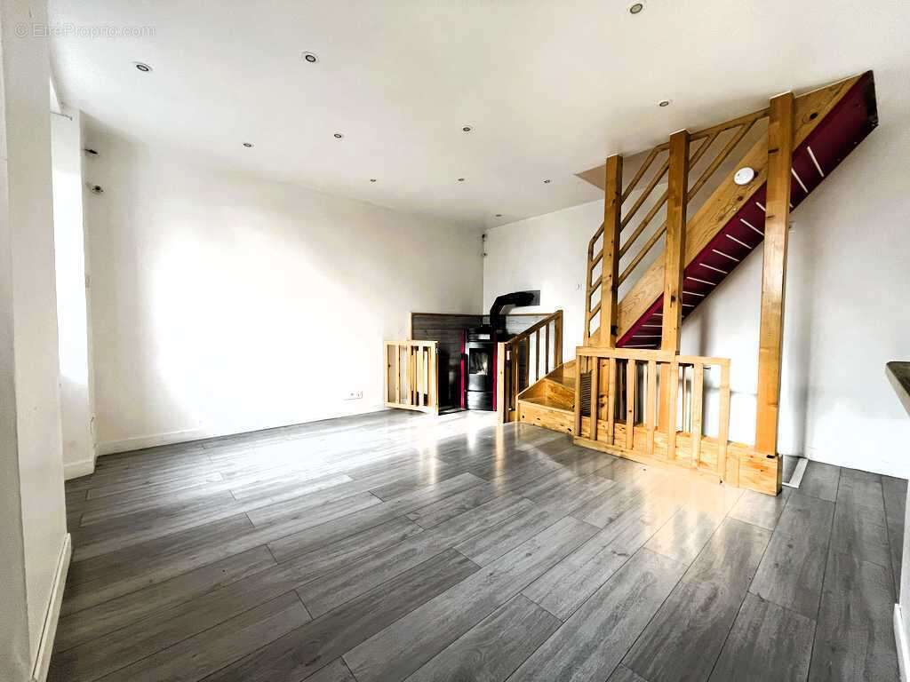 Maison + terrasse et KGB - photo 3