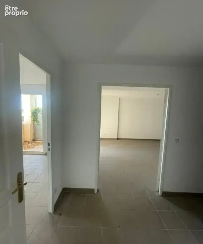 T2 63m² avec terrasse + box - photo 8