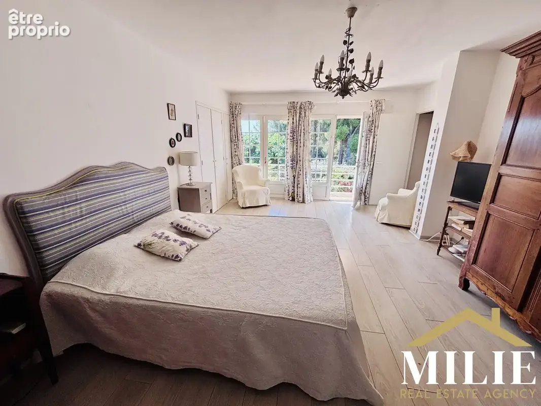 Maison 5 pièces 179 m² à vendre à Bandol (83150) - photo 7