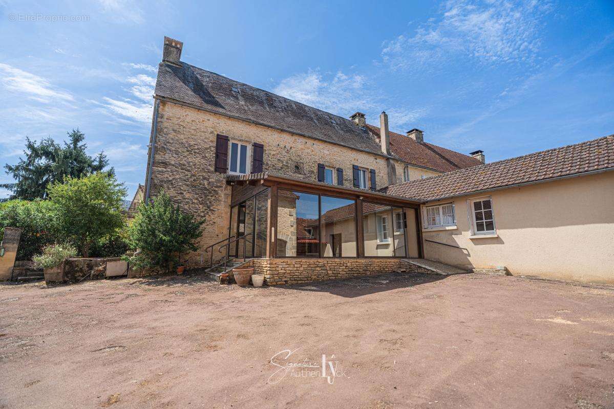Maison 182 m² à Saint-Crepin-Et-Carlucet  - photo 18