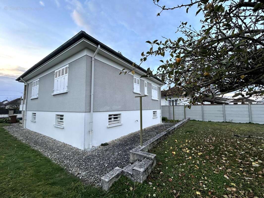 Photo 2 - Maison à LA RIVIERE-DE-CORPS