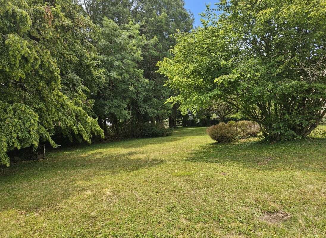 Terrain 1399 m² à Maignelay-Montigny  - photo 2