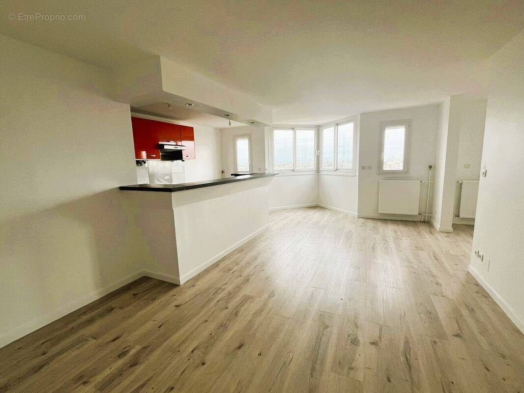 Appartement à SARTROUVILLE
