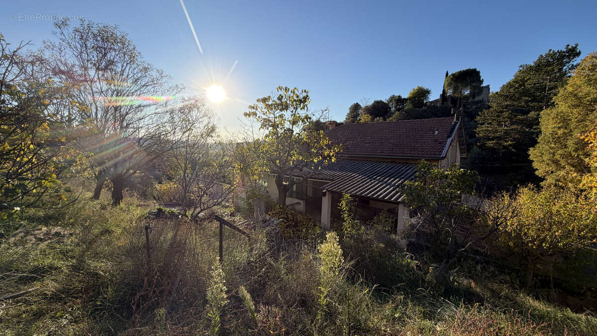 Maison à GREOUX-LES-BAINS
