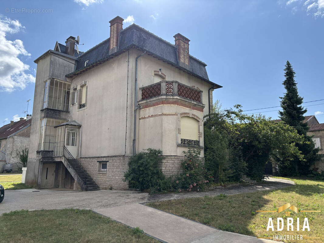 Maison à LIFFOL-LE-GRAND