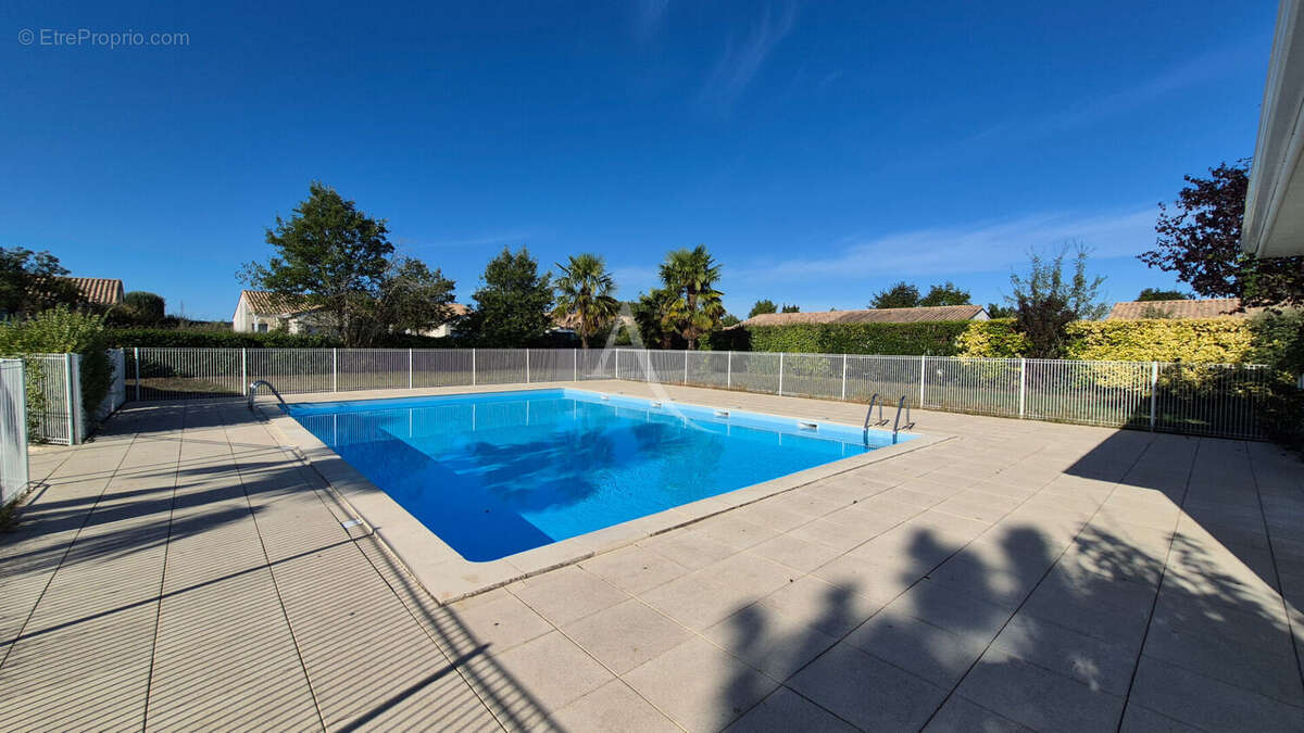Maison de plain pied à Ternant avec une piscine privative pour résident - photo 14